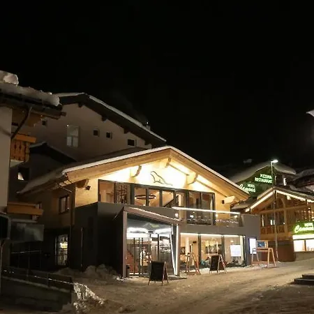 Alpchalet Bellevue Hotel